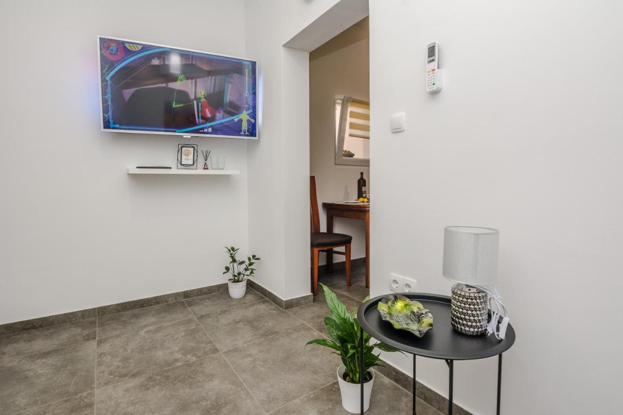 Lovely Apartment M&K In Peaceful Area - Zadar Exterior photo